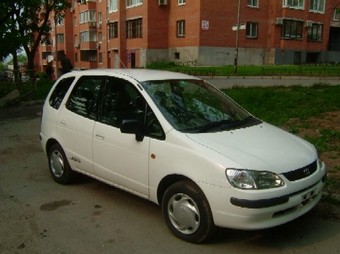 1998 Toyota Corolla Spacio Photos