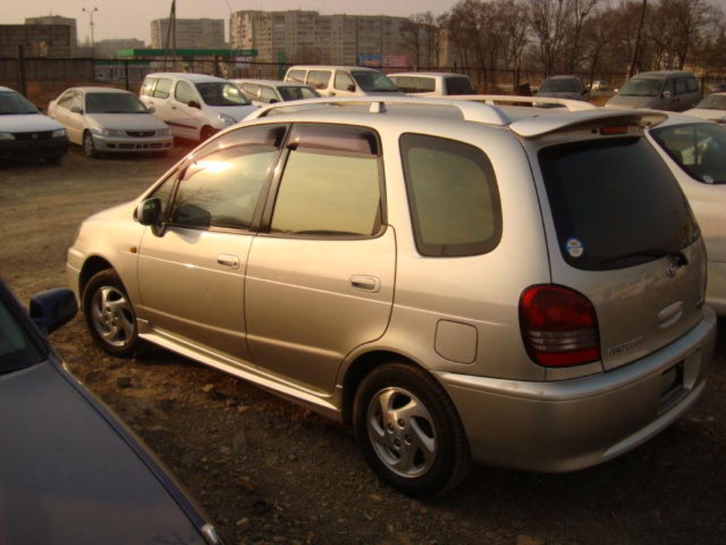 Toyota spacio 1999
