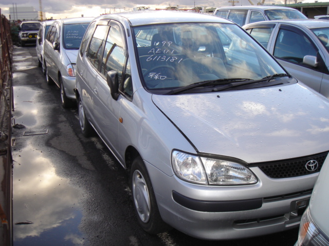 1999 Toyota Corolla Spacio Pictures