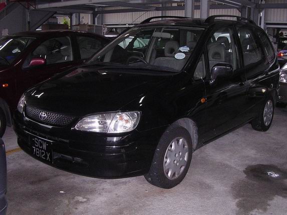 1999 Toyota Corolla Spacio Images