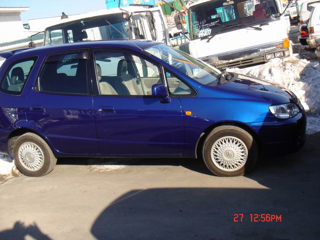 1999 Toyota Corolla Spacio Pictures