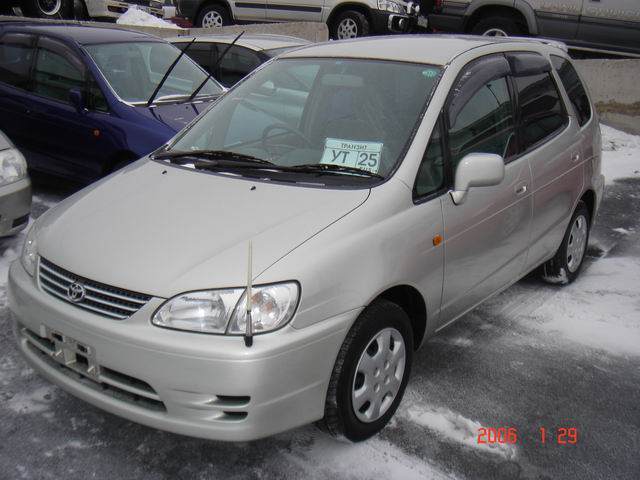 1999 Toyota Corolla Spacio Photos