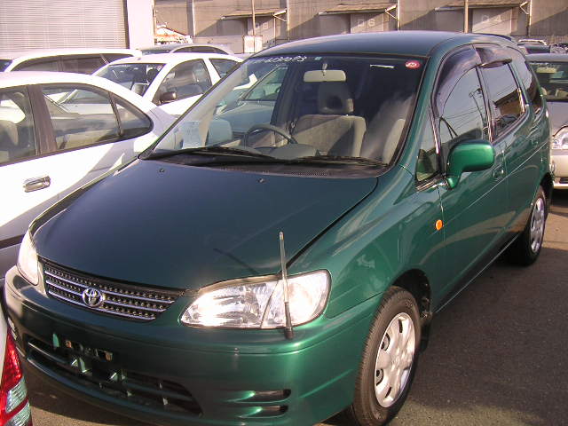 1999 Toyota Corolla Spacio Pictures