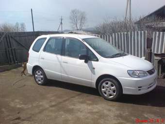 1999 Toyota Corolla Spacio Pics