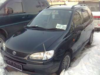 1999 Toyota Corolla Spacio Pictures