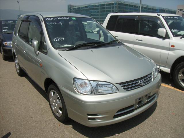 2000 Toyota Corolla Spacio Photos