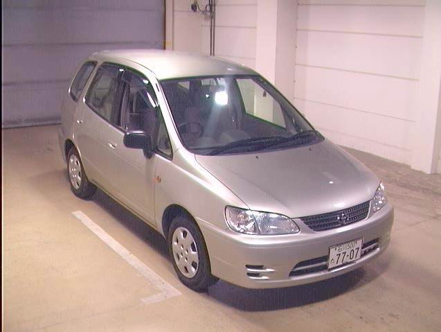 2000 Toyota Corolla Spacio Pictures