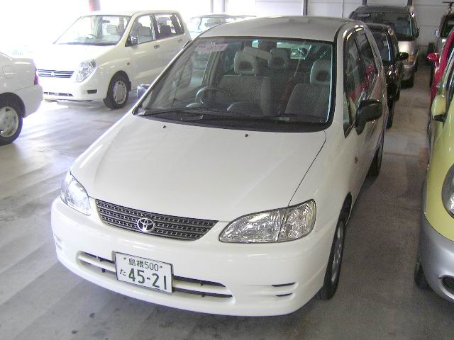 2001 Toyota Corolla Spacio Pictures