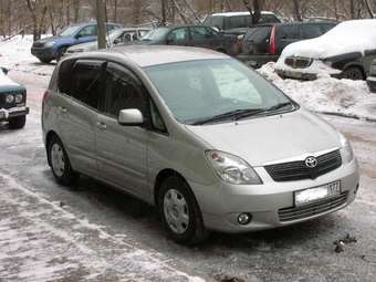 2001 Toyota Corolla Spacio Photos