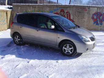 2001 Toyota Corolla Spacio Pictures