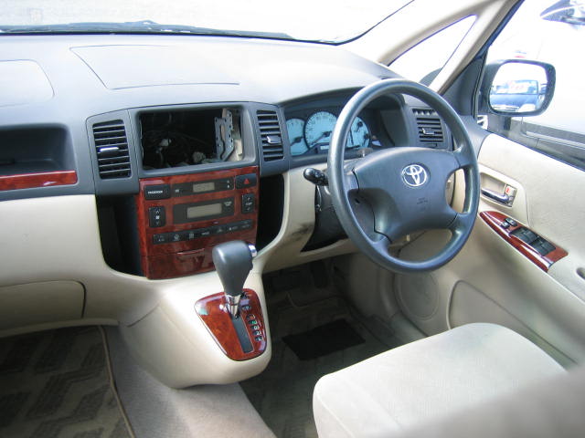 2002 Toyota Corolla Spacio Pics
