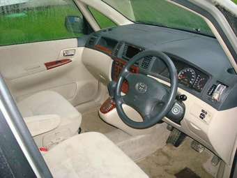 2002 Toyota Corolla Spacio Images