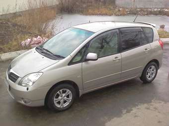 2002 Toyota Corolla Spacio Pictures