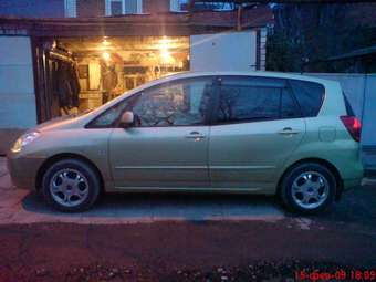 2002 Toyota Corolla Spacio Pictures