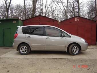 2002 Toyota Corolla Spacio Pictures