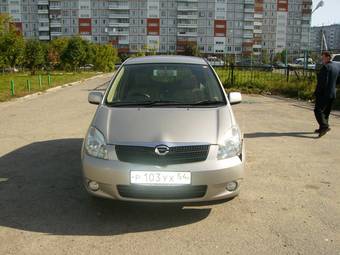 2002 Toyota Corolla Spacio Photos