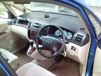 2002 Toyota Corolla Spacio Pictures