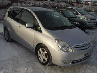 2003 Toyota Corolla Spacio Pictures