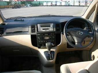 2003 Toyota Corolla Spacio Pictures