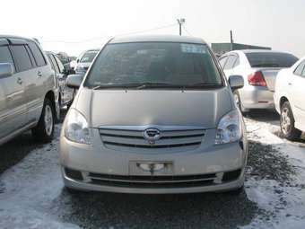 2003 Toyota Corolla Spacio Pictures