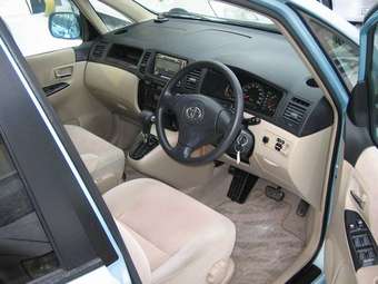 2003 Toyota Corolla Spacio Pictures