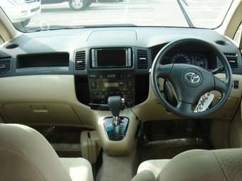 2003 Toyota Corolla Spacio Images