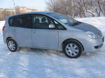 2003 Toyota Corolla Spacio Pictures