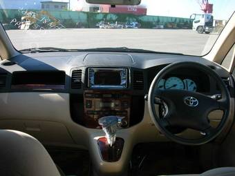 2003 Toyota Corolla Spacio Pictures