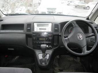 2003 Toyota Corolla Spacio Pictures