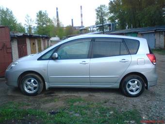 2003 Toyota Corolla Spacio Photos