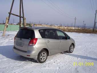 2004 Toyota Corolla Spacio Pictures