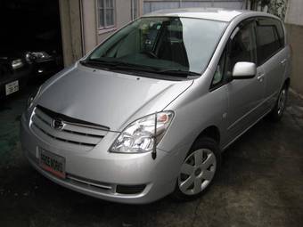 2004 Toyota Corolla Spacio Images