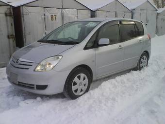 2004 Toyota Corolla Spacio Photos