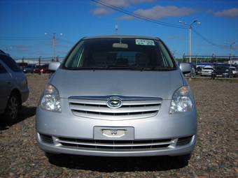 2004 Toyota Corolla Spacio Pictures