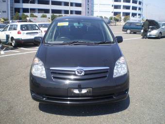 2004 Toyota Corolla Spacio Pictures