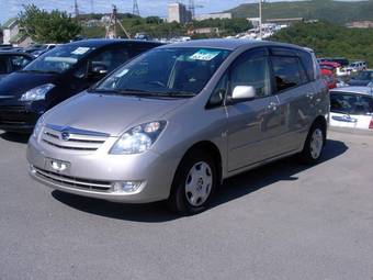 2005 Toyota Corolla Spacio Images