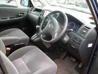 2006 Toyota Corolla Spacio Pictures
