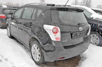 2012 Toyota Corolla Verso Pictures