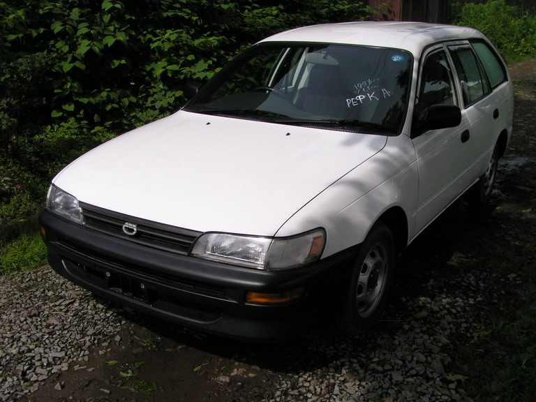 1998 Toyota Corolla Wagon Photos