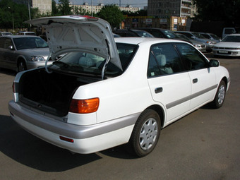 2000 Toyota Corona Photos