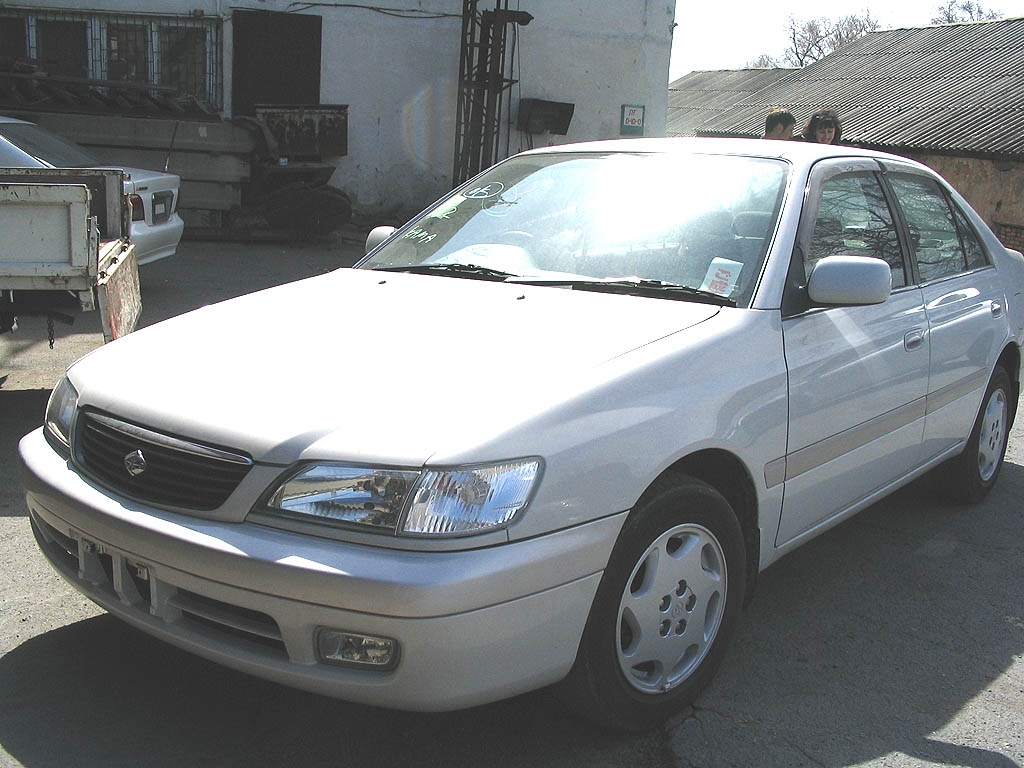 2000 Toyota Corona Premio Pictures