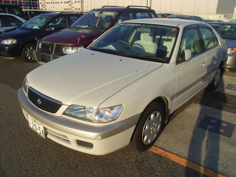 2000 Toyota Corona Premio Photos