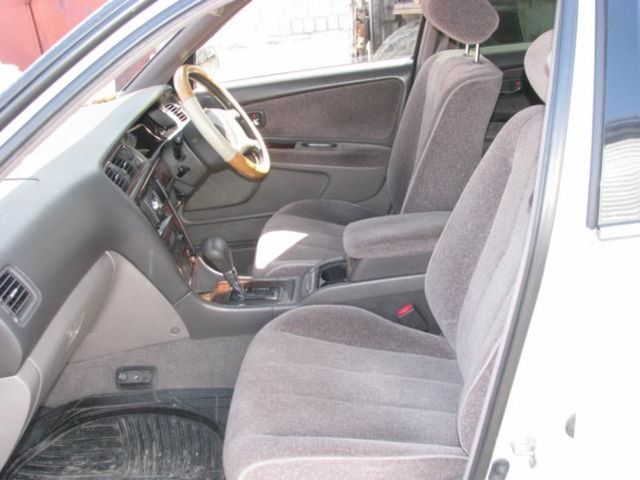 1999 Toyota Cresta