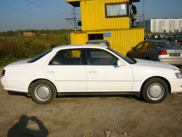 1999 Toyota Cresta Images