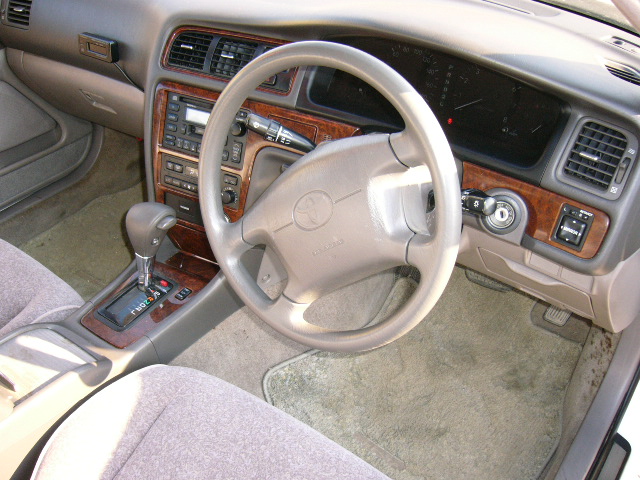 1999 Toyota Cresta Pictures