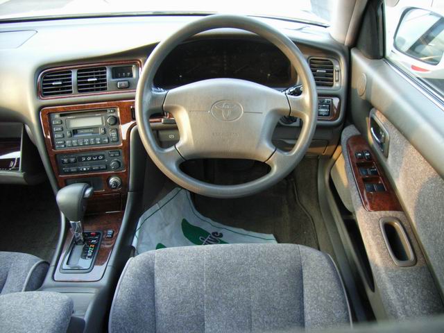 1999 Toyota Cresta Images