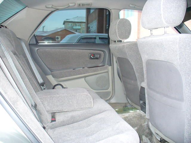 2000 Toyota Cresta