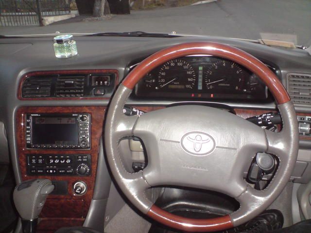 2000 Toyota Cresta