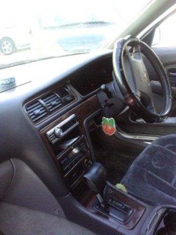 2001 Toyota Cresta