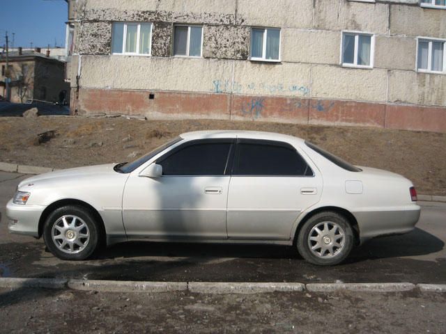 2001 Toyota Cresta